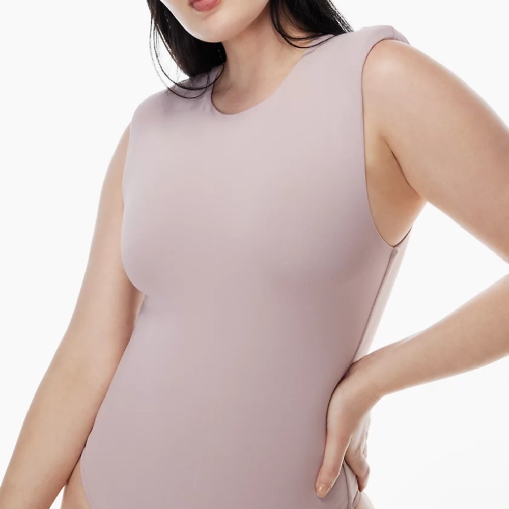 Aritzia contour shoulder pad bodysuit